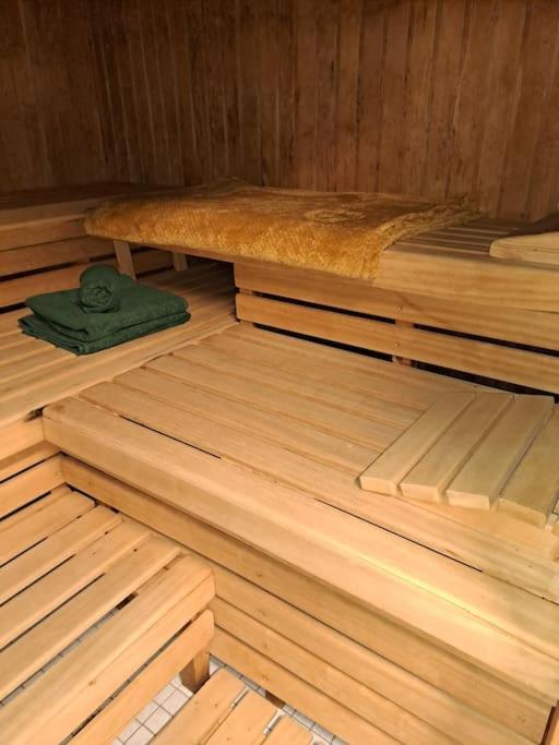 Schwarzwald-Traum Mit Pool Und Sauna Unterkirnach Exterior photo