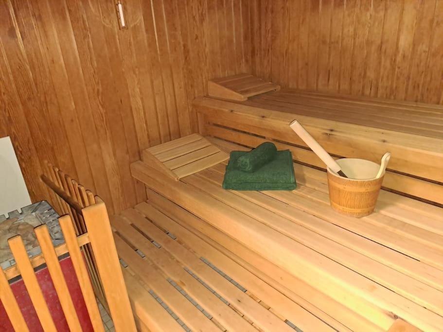 Schwarzwald-Traum Mit Pool Und Sauna Unterkirnach Exterior photo